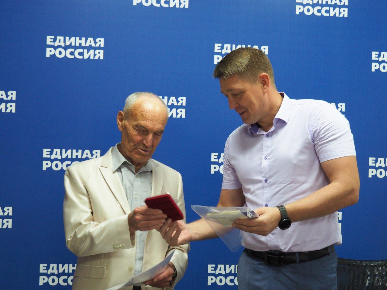 Участник проекта «Серебряная Пенза» Виктор Колотилин удостоен высокой награды за вклад в энергетику региона Участник проекта «Серебряная Пенза» Виктор Колотилин удостоен высокой награды за вклад в энергетику региона