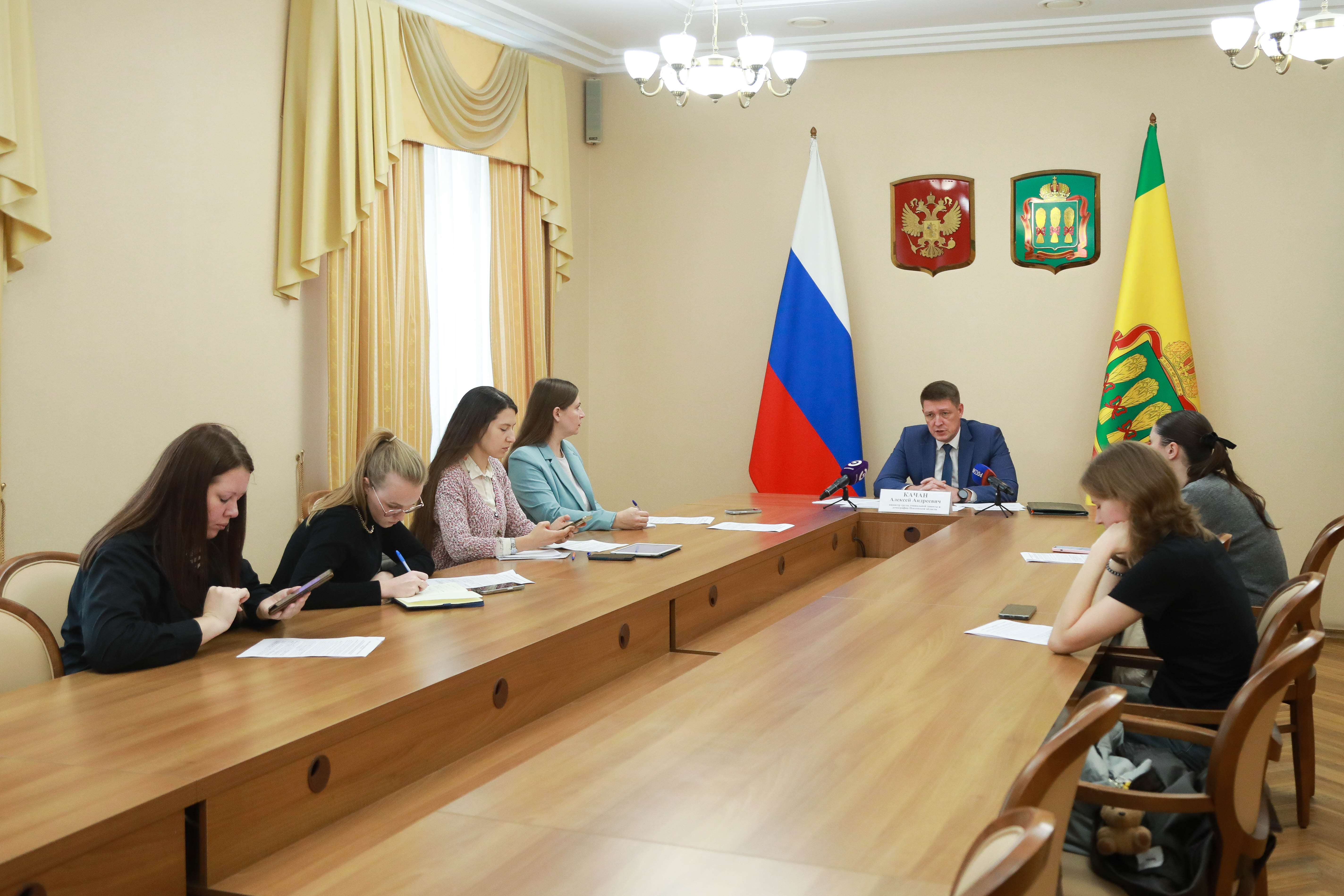При рождении второго ребенка молодые родители получат 1 млн рублей При рождении второго ребенка молодые родители получат 1 млн рублей