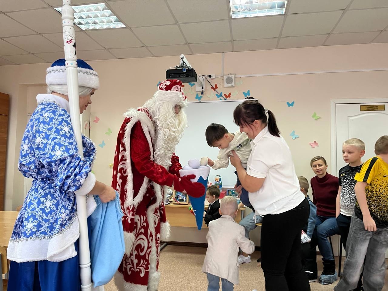Подопечных социального сервиса «Домашний консультант» поздравили с Новым годом и Рождеством Подопечных социального сервиса «Домашний консультант» поздравили с Новым годом и Рождеством