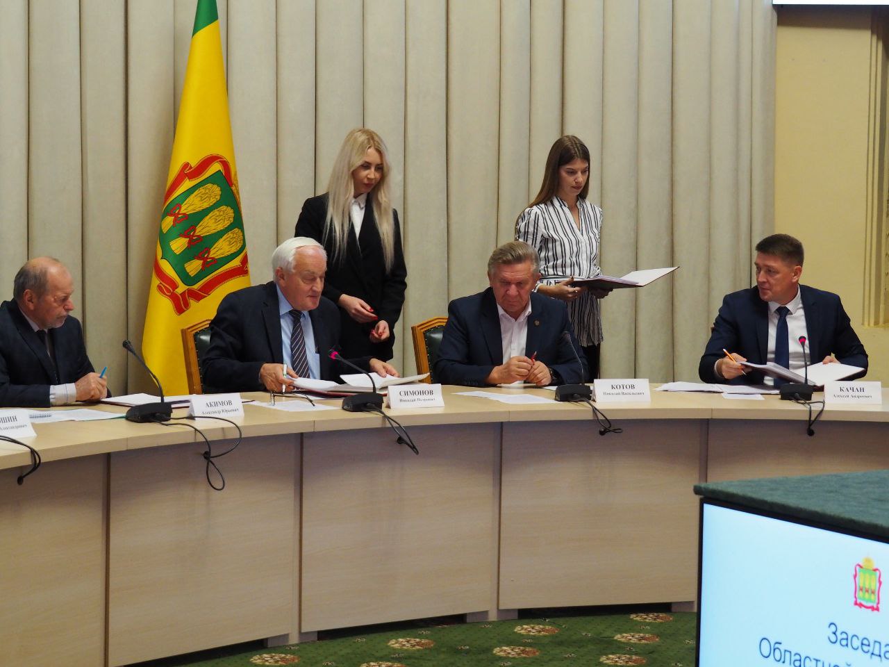 В Правительстве подписано трехстороннее соглашение о социальном партнерстве до 2027 года В Правительстве подписано трехстороннее соглашение о социальном партнерстве до 2027 года