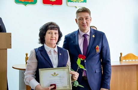 Министр труда Пензенской области поздравил муниципальных служащих Лунинского района с Днем местного самоуправления