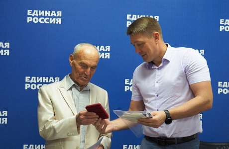 Участник проекта «Серебряная Пенза» Виктор Колотилин удостоен высокой награды за вклад в энергетику региона Участник проекта «Серебряная Пенза» Виктор Колотилин удостоен высокой награды за вклад в энергетику региона