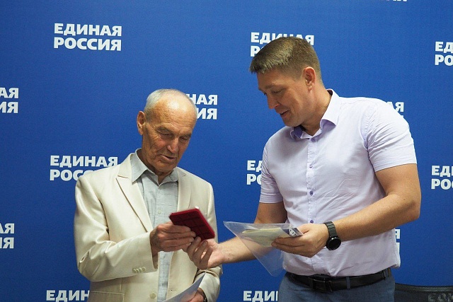 Участник проекта «Серебряная Пенза» Виктор Колотилин удостоен высокой награды за вклад в энергетику региона Участник проекта «Серебряная Пенза» Виктор Колотилин удостоен высокой награды за вклад в энергетику региона