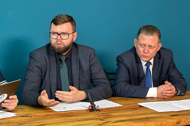 Во время прямого эфира ЦУР решено организовать на ярмарке трудоустройства площадку по трудоустройству подростков Во время прямого эфира ЦУР решено организовать на ярмарке трудоустройства площадку по трудоустройству подростков