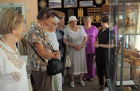 Пензенские пенсионеры познакомились с народными промыслами Пензенские пенсионеры познакомились с народными промыслами