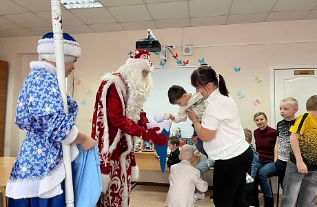 Подопечных социального сервиса «Домашний консультант» поздравили с Новым годом и Рождеством Подопечных социального сервиса «Домашний консультант» поздравили с Новым годом и Рождеством