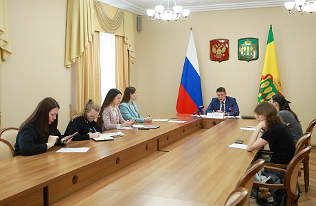 При рождении второго ребенка молодые родители получат 1 млн рублей При рождении второго ребенка молодые родители получат 1 млн рублей